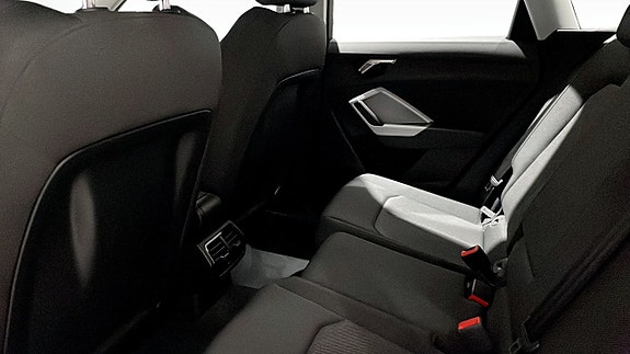 Audi Q3 12 of 13
