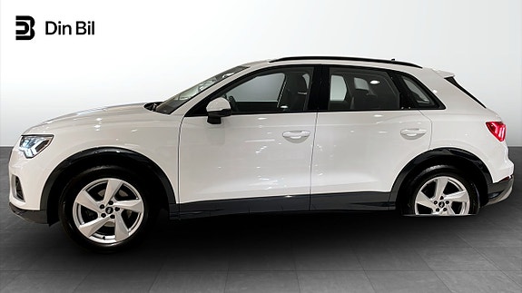 Audi Q3 2 of 5