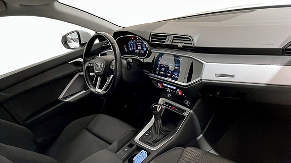 Audi Q3 11 of 13
