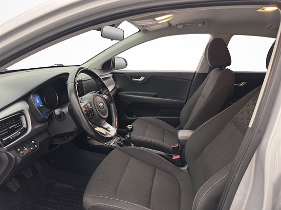 Kia Rio 11 of 30