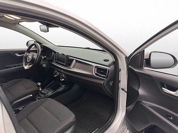 Kia Rio 24 of 30