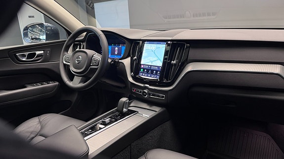 Volvo XC60 13 of 20