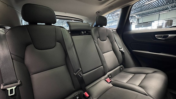 Volvo XC60 9 of 20