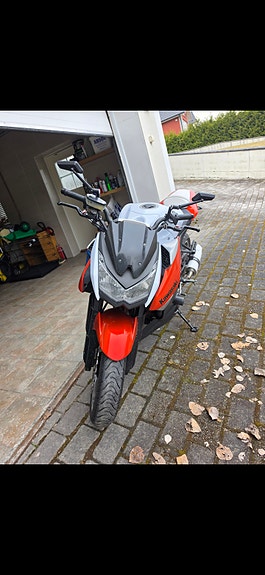 Kawasaki Z1000 2 of 3