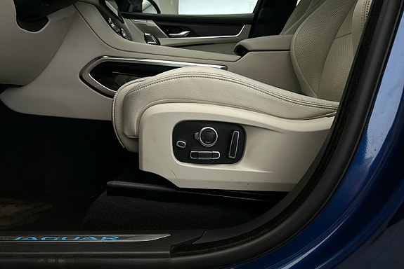 Jaguar F-PACE 18 of 29