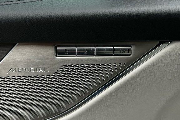 Jaguar F-PACE 20 of 29