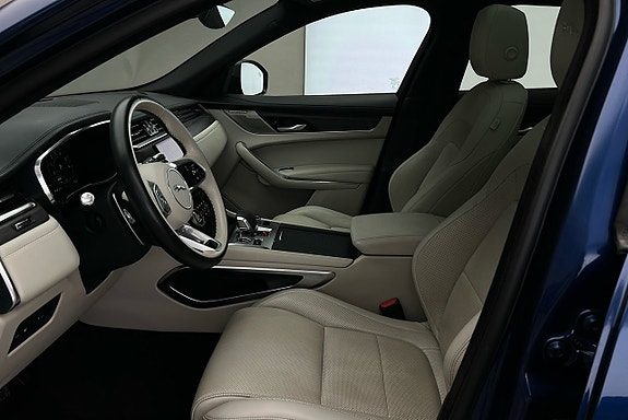 Jaguar F-PACE 10 of 29