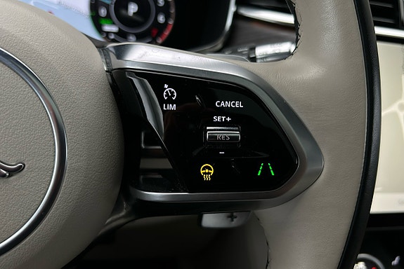 Jaguar F-PACE 26 of 29