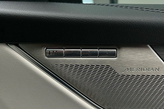 Jaguar F-PACE 21 of 29