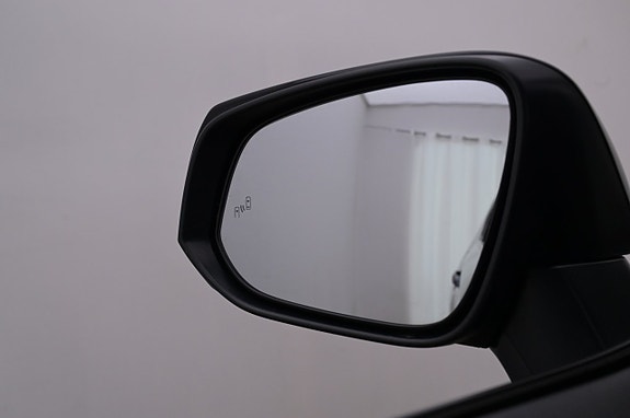 Toyota RAV4 Plug-in Hybrid 21 of 27