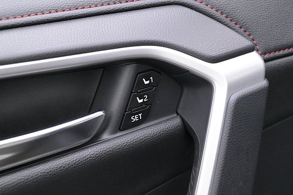 Toyota RAV4 Plug-in Hybrid 12 of 27