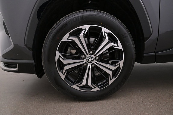 Toyota RAV4 Plug-in Hybrid 27 of 27