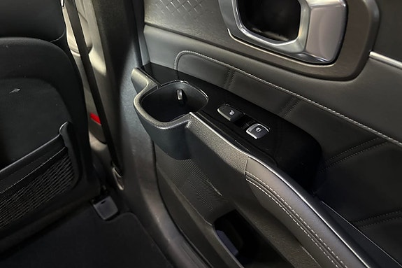 Kia Sorento 12 of 25