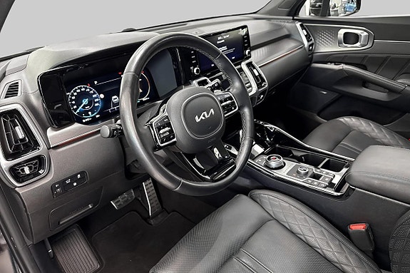 Kia Sorento 14 of 25