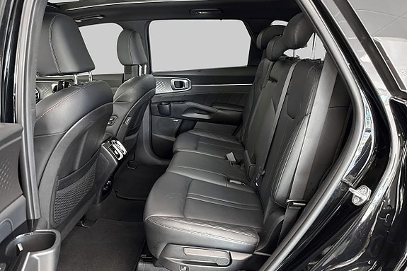 Kia Sorento 9 of 25
