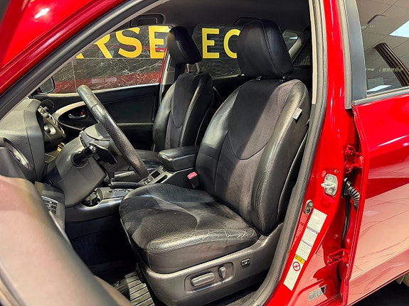 Toyota RAV4 15 of 24