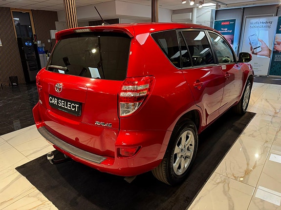 Toyota RAV4 6 of 24