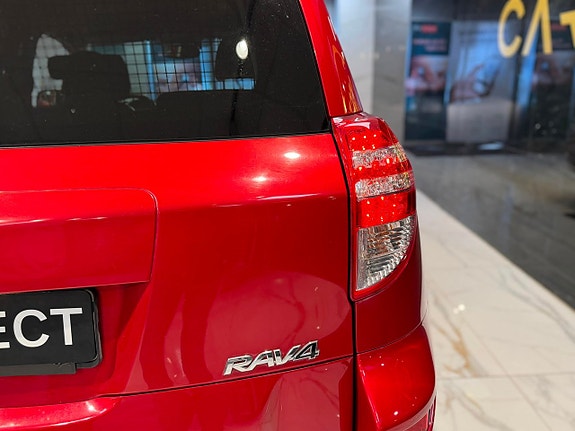Toyota RAV4 22 of 24