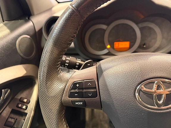 Toyota RAV4 12 of 24