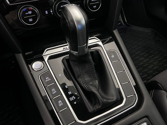 Volkswagen Passat Alltrack 26 of 30