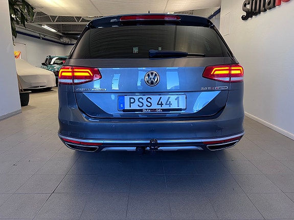 Volkswagen Passat Alltrack 7 of 30