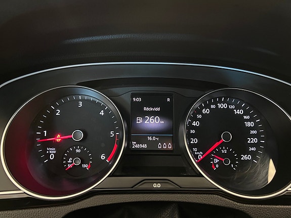 Volkswagen Passat Alltrack 22 of 30
