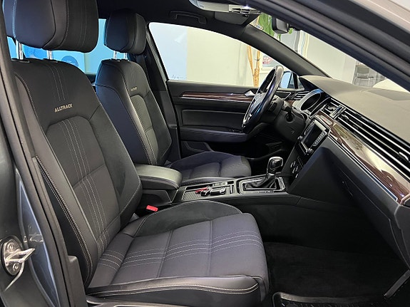 Volkswagen Passat Alltrack 15 of 30