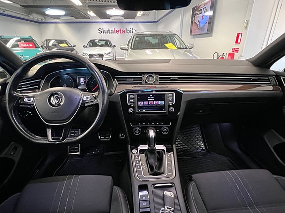 Volkswagen Passat Alltrack 16 of 30