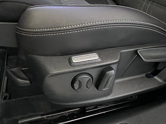 Volkswagen Passat Alltrack 21 of 30