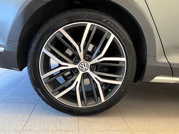 Volkswagen Passat Alltrack 30 of 30