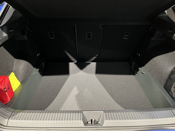 Volkswagen T-Roc 19 of 19