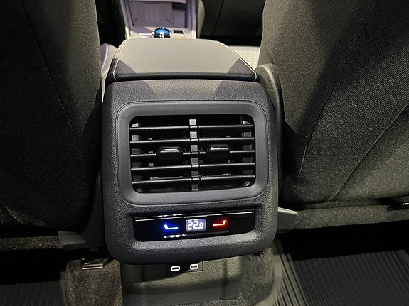 Volkswagen T-Roc 17 of 19