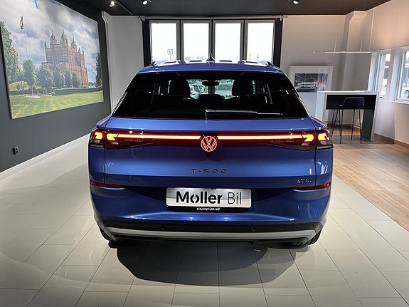 Volkswagen T-Roc 3 of 19