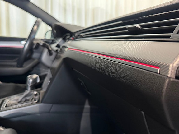 Volkswagen Passat 11 of 30