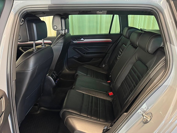 Volkswagen Passat 30 of 30