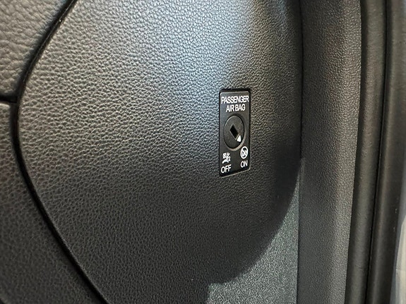 Volkswagen Passat 12 of 30