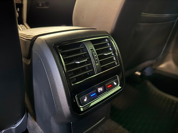 Volkswagen Passat 29 of 30