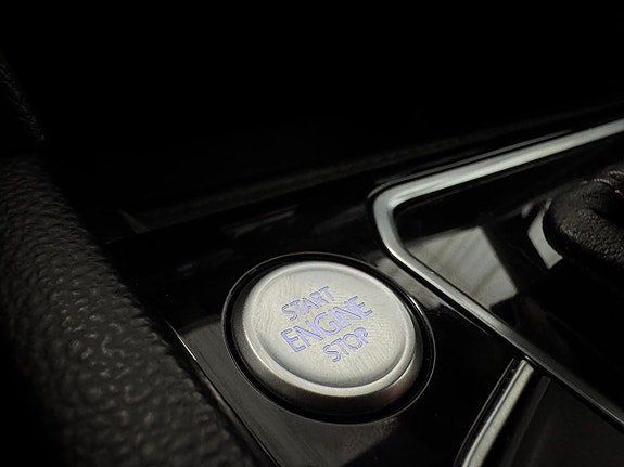 Volkswagen Passat 23 of 30