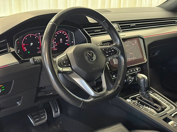 Volkswagen Passat 10 of 30