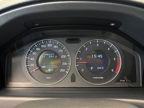 Volvo V70 17 of 25