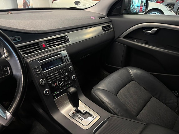 Volvo V70 19 of 25