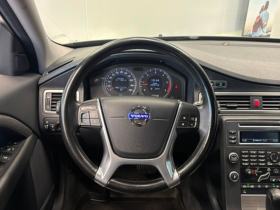 Volvo V70 16 of 25