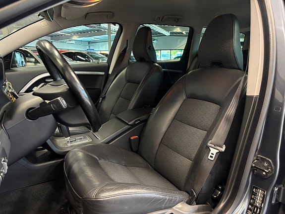 Volvo V70 13 of 25
