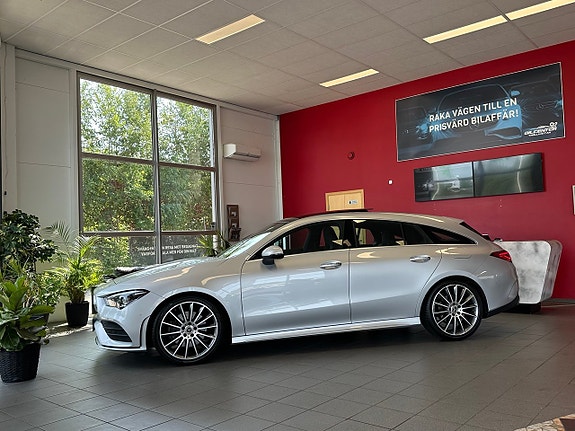 Mercedes-Benz CLA200 4 of 5