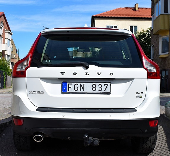 Volvo XC60 4 of 9