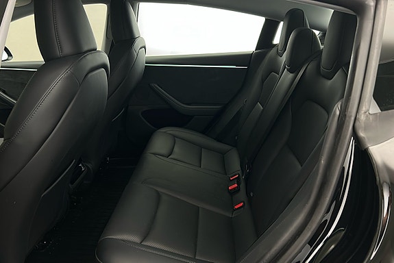 Tesla Model 3 12 of 26