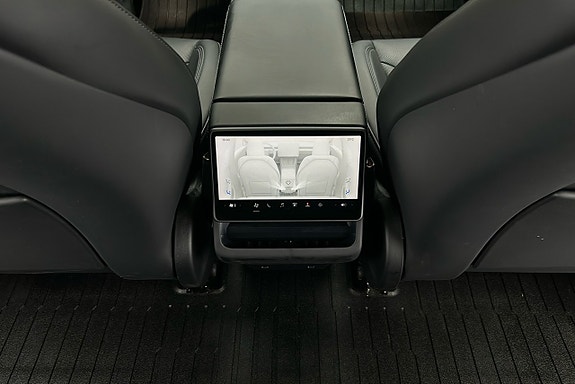 Tesla Model 3 22 of 26