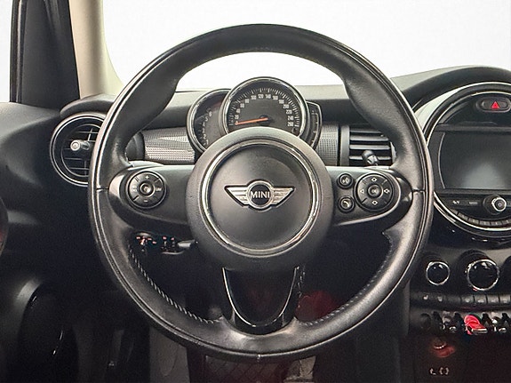 MINI Cooper 10 of 26