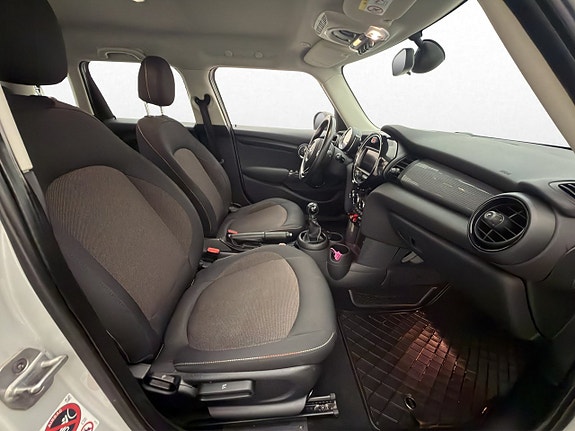 MINI Cooper 9 of 26