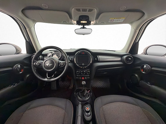 MINI Cooper 13 of 26